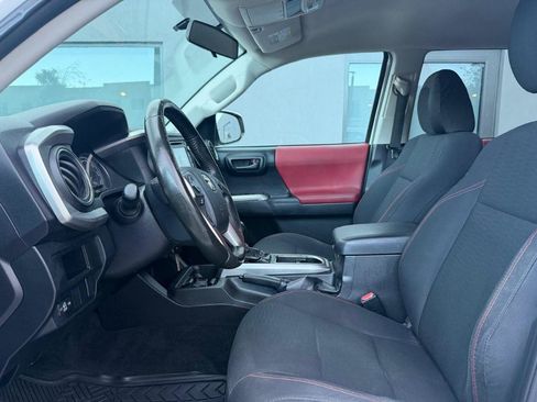 Used 2016 Toyota Tacoma SR5 RWD image 13