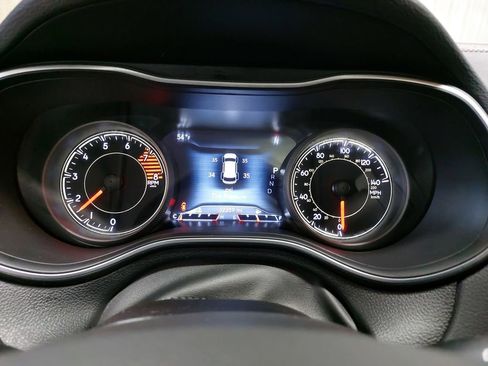 Used 2021 Jeep Cherokee Limited image 19