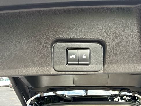 Used 2026 Nissan Rogue SV w/ Cold Weather Package AWD/4WD image 16