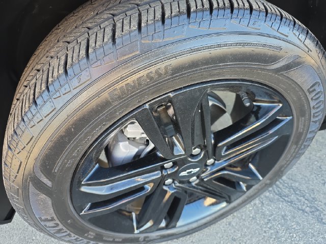 Certified 2025 Chevrolet Trax ACTIV FWD image 3