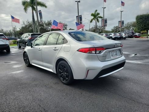 Used 2022 Toyota Corolla LE image 8
