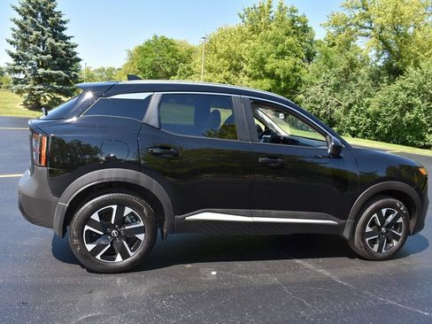 Used 2026 Nissan Kicks SV w/ SV Premium Package AWD/4WD image 4