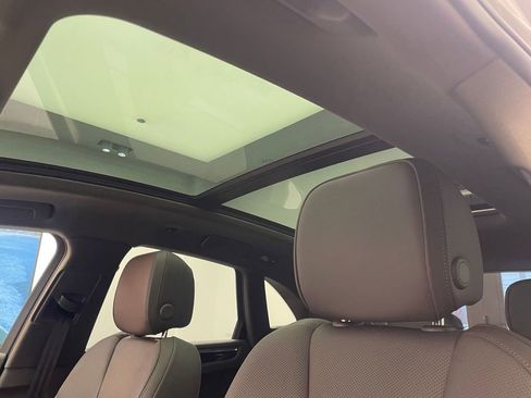 New 2026 Porsche Macan image 18