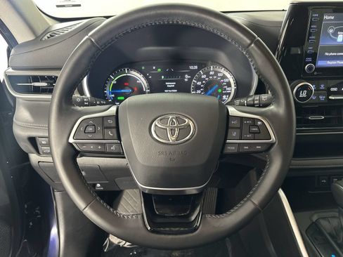 Used 2021 Toyota Highlander XLE FWD image 14