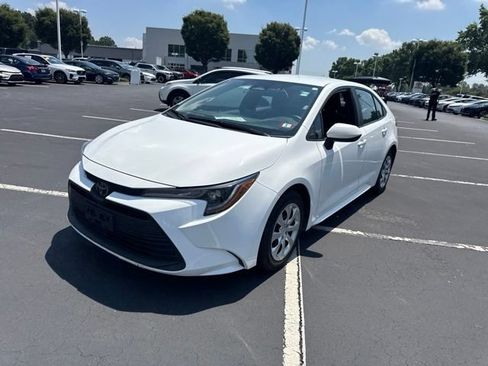 Used 2024 Toyota Corolla LE FWD image 9