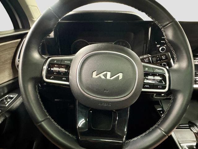 Used 2023 Kia Sorento S w/ Panoramic Sunroof Package AWD/4WD image 11