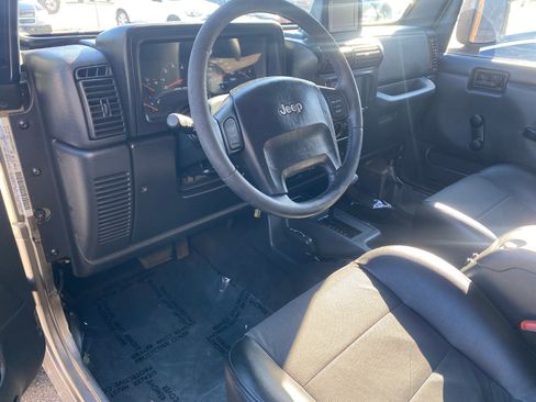 Used 2004 Jeep Wrangler 4WD image 10