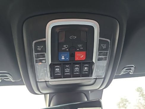 Certified 2024 RAM 1500 Limited image 33