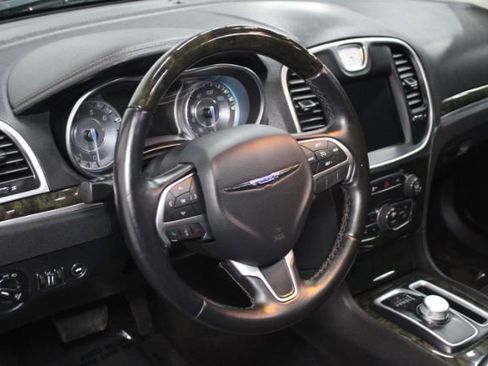 Used 2016 Chrysler 300 C image 11