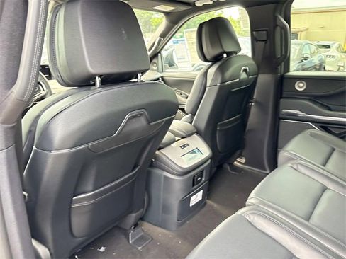 New 2025 Lincoln Navigator Reserve w/ Jet Appearance Package image 17