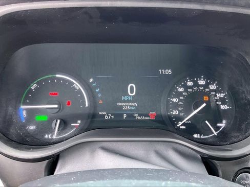 Used 2025 Toyota Sienna LE FWD image 26