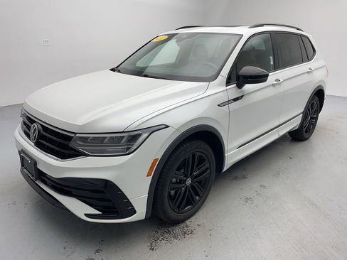 Used 2022 Volkswagen Tiguan SE R-Line image 5