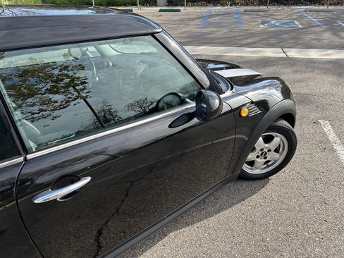 Used 2009 MINI Cooper Clubman Hardtop image 16