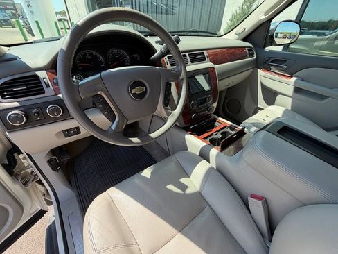 Used 2013 Chevrolet Tahoe LTZ AWD/4WD image 7