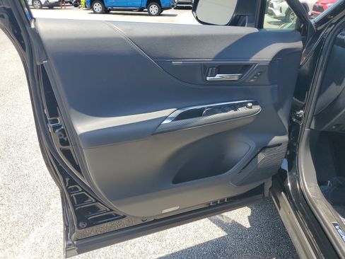 Certified 2024 Toyota Venza XLE AWD/4WD image 23