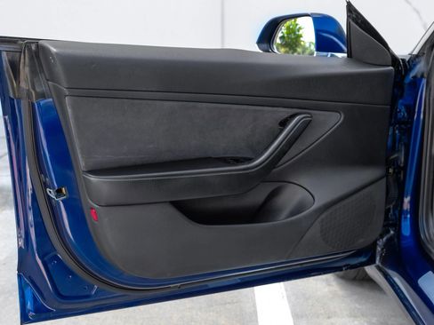 Used 2018 Tesla Model 3 Long Range image 38