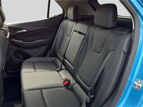 Used 2025 Buick Encore GX Sport Touring w/ Advanced Technology Package AWD/4WD image 18