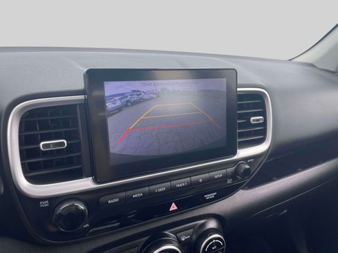Used 2022 Hyundai Venue SEL FWD image 23