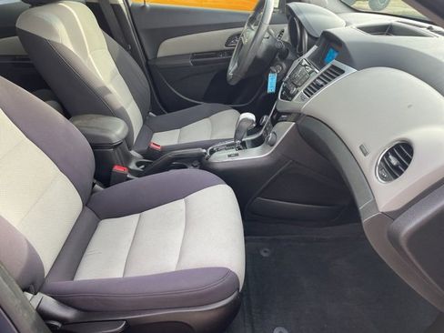 Used 2014 Chevrolet Cruze LS image 16