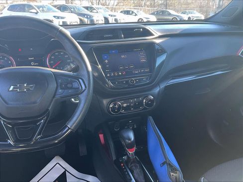 Used 2023 Chevrolet TrailBlazer RS w/ Sun and Liftgate Package image 18