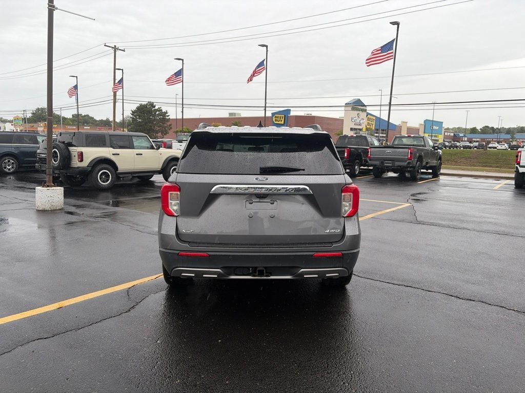 Used 2021 Ford Explorer XLT w/ Equipment Group 202A AWD/4WD image 6