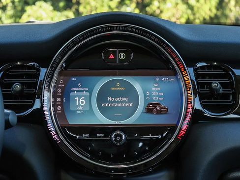 Used 2023 MINI Cooper 2-Door Hardtop FWD image 18