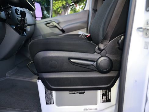 Used 2018 Mercedes-Benz Sprinter 3500 image 18