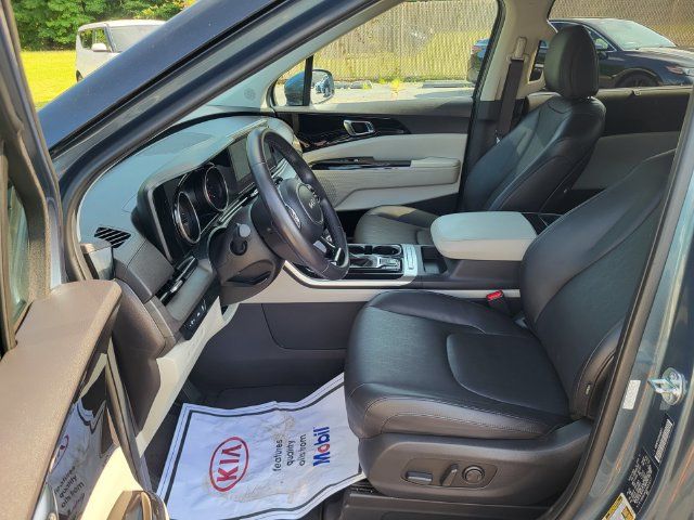 Certified 2024 Kia Carnival EX FWD image 11