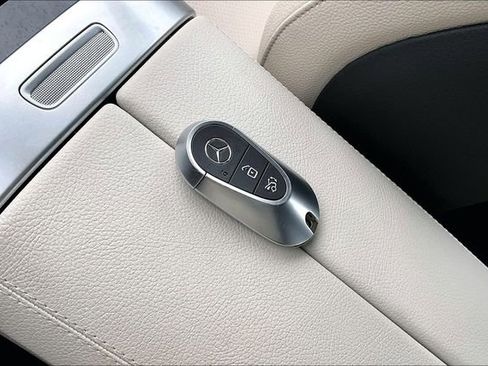 Certified 2023 Mercedes-Benz C 300 4MATIC Sedan image 38