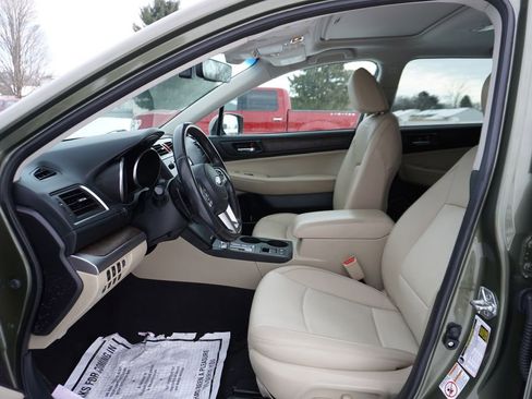 Used 2017 Subaru Outback 3.6R Limited image 2