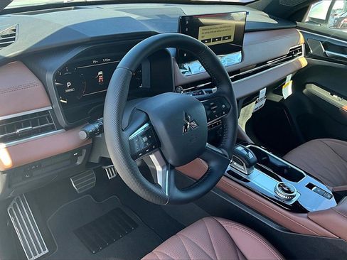 New 2025 Mitsubishi Outlander AWD image 6