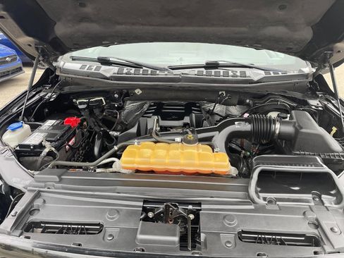 Used 2015 Ford F150 XLT image 9