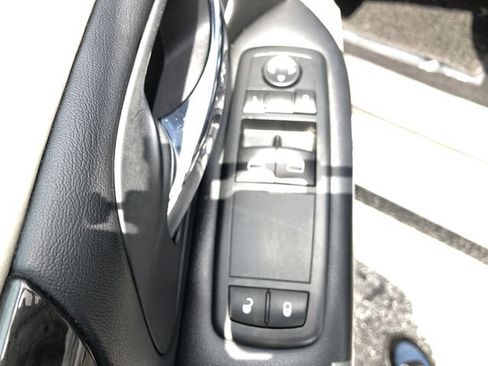 Used 2015 Dodge Grand Caravan American Value Package FWD image 27