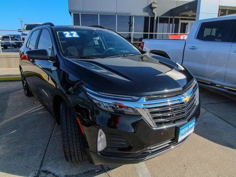 Used 2022 Chevrolet Equinox LT image 2