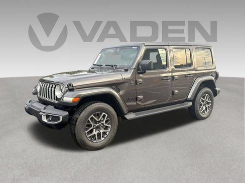 New 2026 Jeep Wrangler Unlimited Sahara AWD/4WD image 26