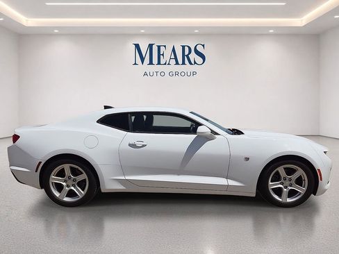 Used 2023 Chevrolet Camaro LT RWD image 6