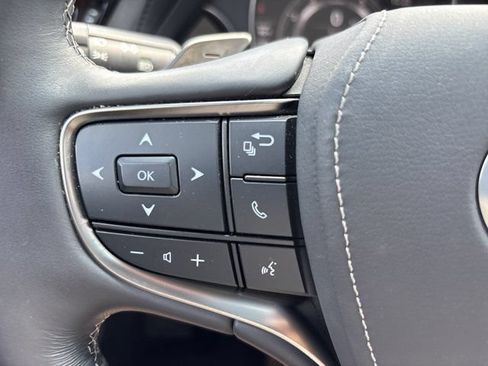 Used 2021 Lexus LS 500 w/ Interior Upgrade Package RWD image 29