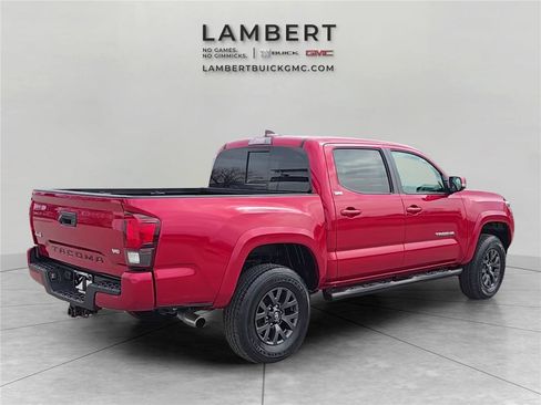 Used 2023 Toyota Tacoma SR5 w/ Technology Package image 5