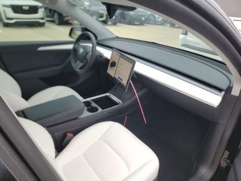 Used 2023 Tesla Model Y Long Range AWD/4WD image 4