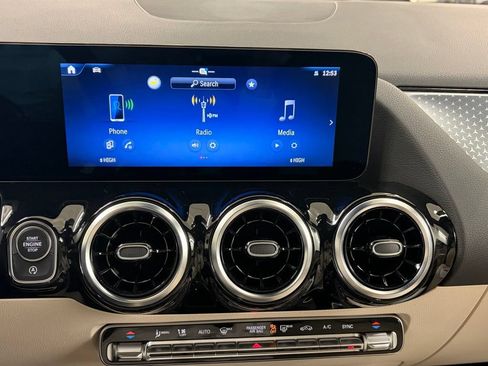Certified 2025 Mercedes-Benz GLA 250 4MATIC image 21