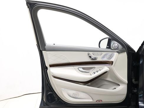 Used 2016 Mercedes-Benz Maybach S 600 Sedan 4D image 11
