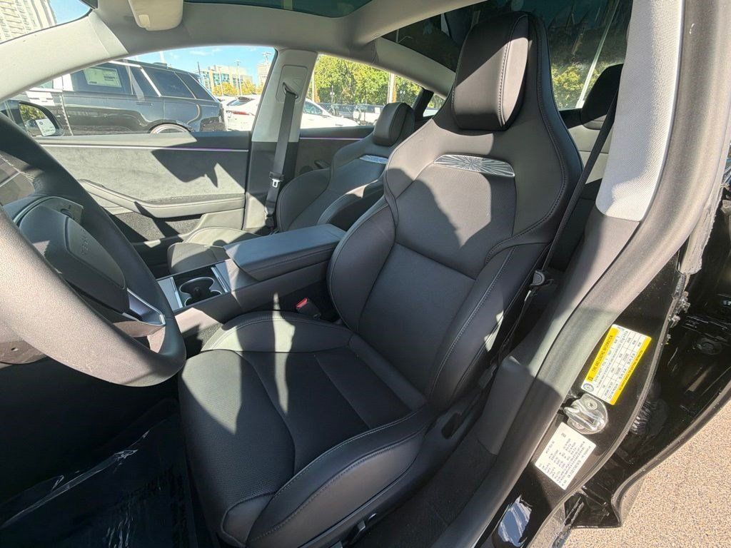 Used 2024 Tesla Model 3 Performance AWD/4WD image 7