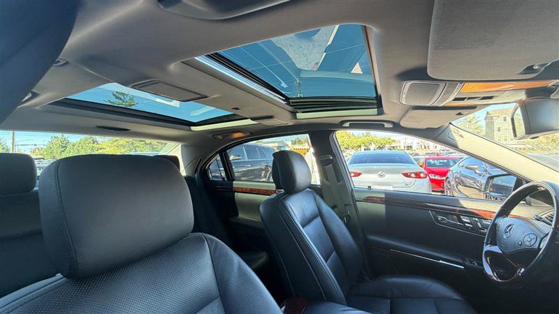 Used 2011 Mercedes-Benz S 550 4MATIC w/ Sport & Premium Pkgs image 9