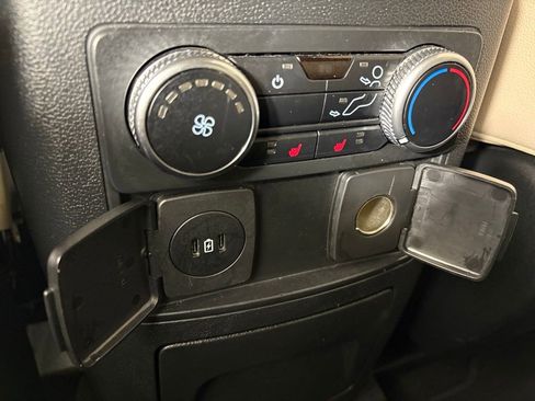 Used 2023 Ford Explorer Limited image 33