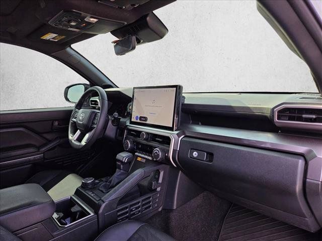 Used 2025 Toyota 4Runner TRD Off-Road Premium AWD/4WD image 19