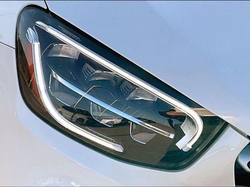 Used 2021 Mercedes-Benz GLC 300 4MATIC image 29