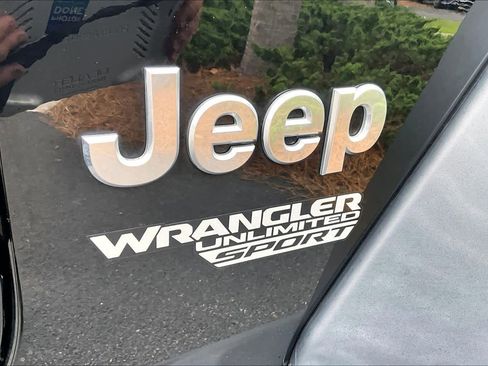 Used 2018 Jeep Wrangler Unlimited Sport S AWD/4WD image 29