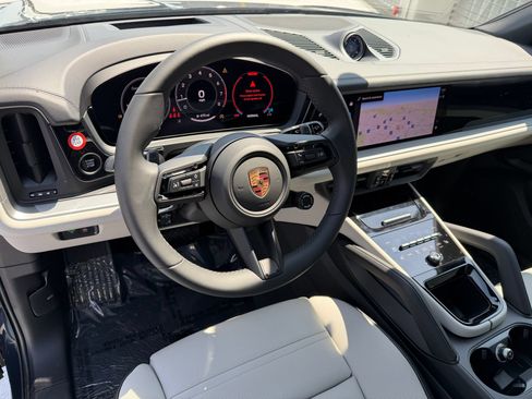 Certified 2026 Porsche Cayenne AWD/4WD image 4