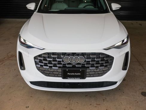Used 2025 Audi Q5 Premium AWD/4WD image 11