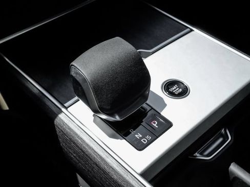 New 2026 Land Rover Range Rover SE AWD/4WD image 33